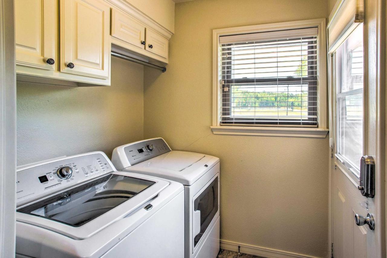 Lake View Tangled At Texoma Home With Hot Tub! Pottsboro Eksteriør billede